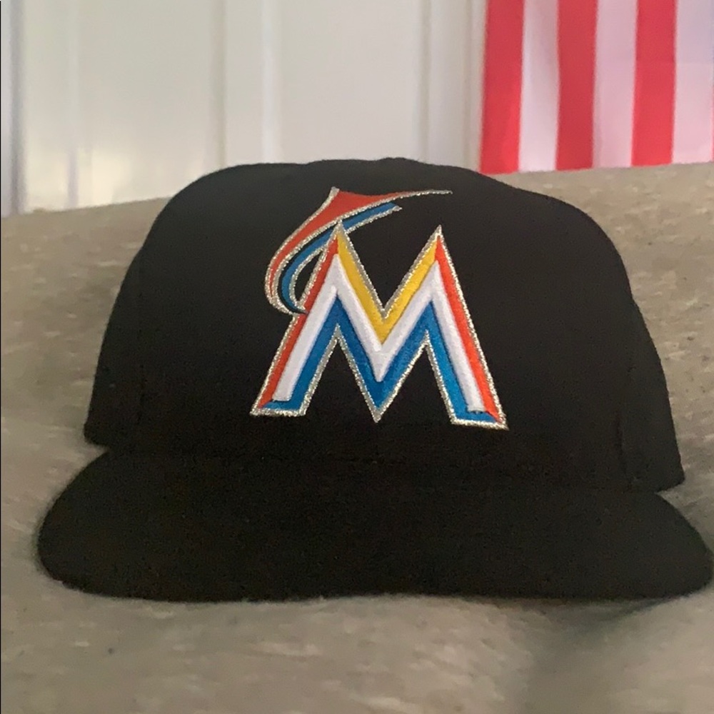 Miami Marlins Fitted Hat